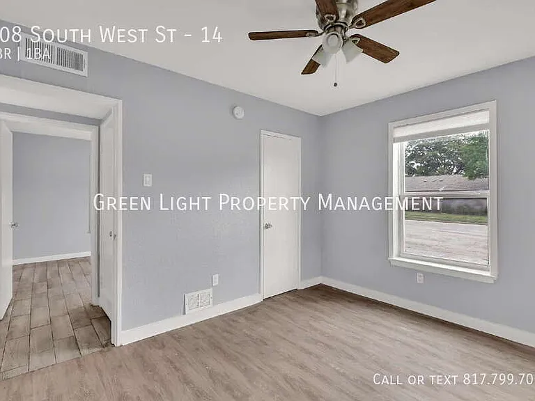 308 S West St #14 — Photo 17