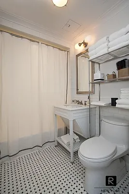 Rented by R New York | media 35