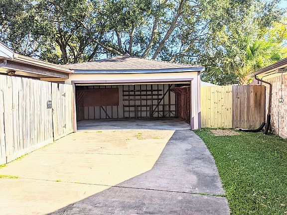 5th image of 11331 Blackhawk Blvd