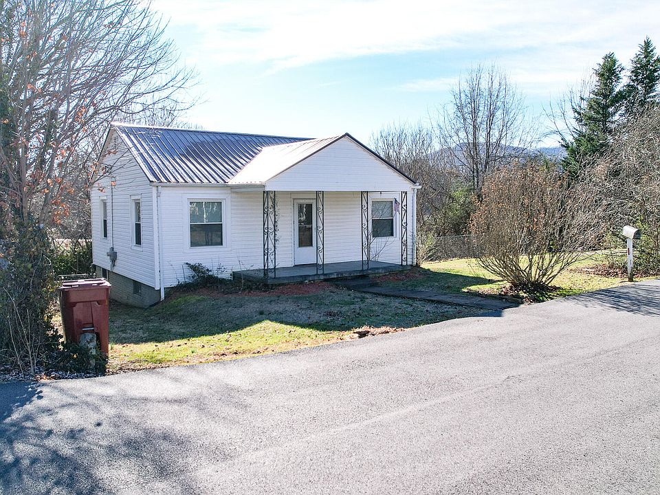 1st image of 212 Young St