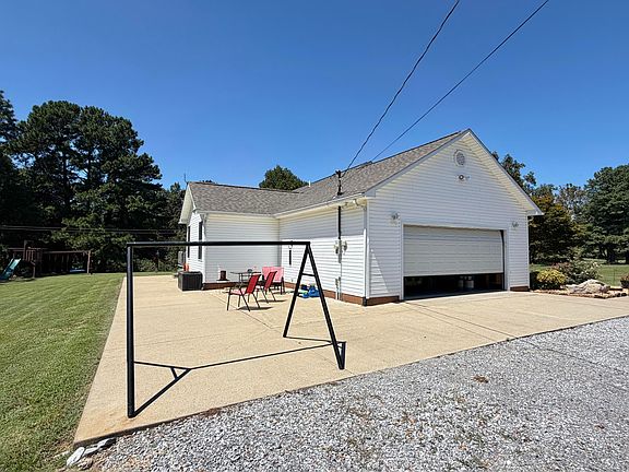 4th image of 195 Reece Rd