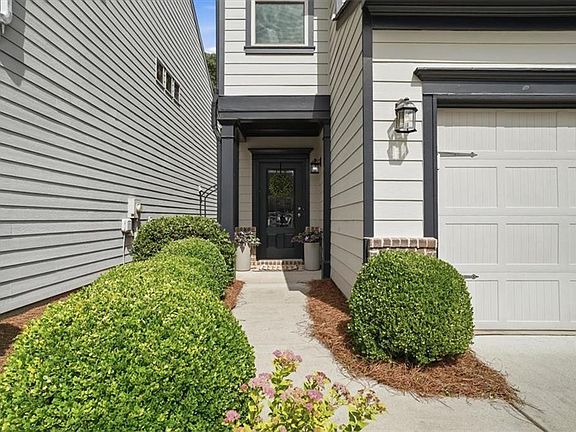 5th image of 5140 Breezewood Cir
