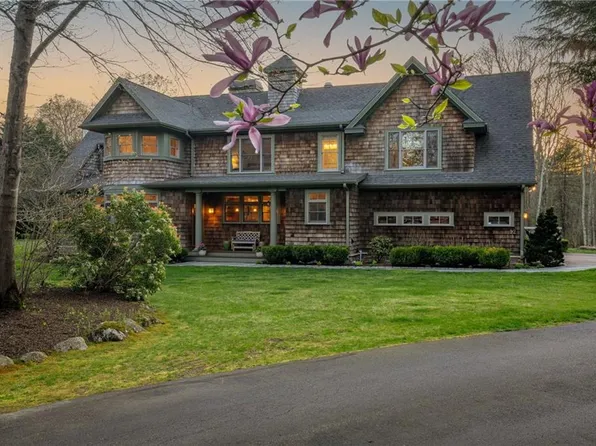 92 Hidden Mere Ln, North Kingstown, RI 02852