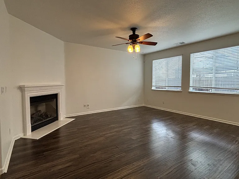 2405 El Vaquero Dr — Photo 8