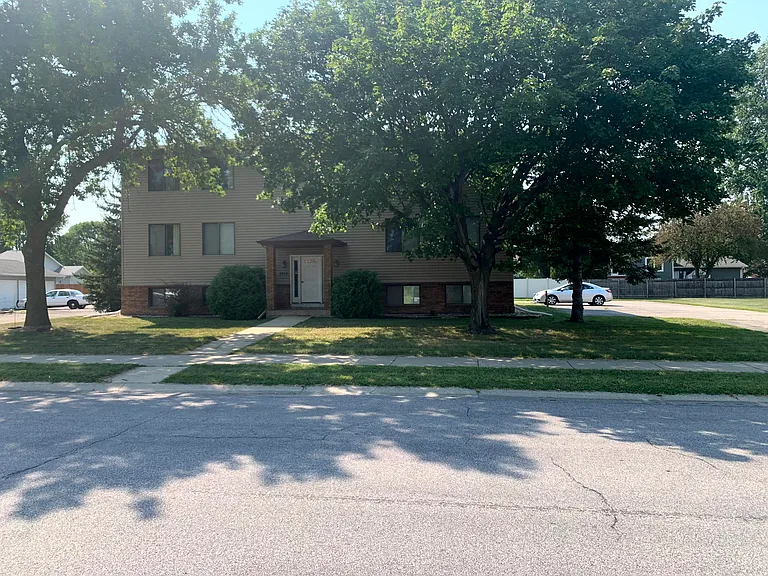 1717 Pleasant View Dr #3 — Photo 1