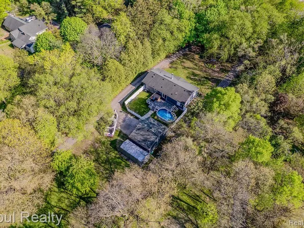 1176 W Huron River Dr, Van Buren Township, MI 48111
