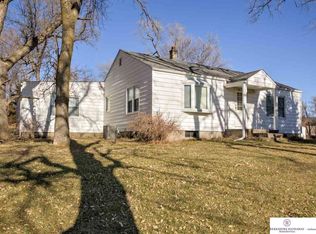 10600 Rainwood Rd, Omaha, NE 68122