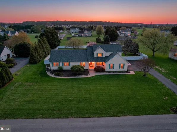 199 Cool Breeze Dr, Clayton, DE 19938