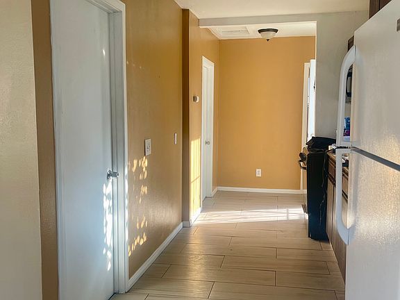 3rd image of 822 E 32nd St #1/2