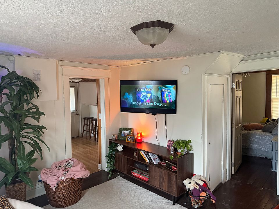 1st image of 429 Ronalds St