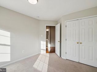 8555 Wyngate Manor Ct, Alexandria, VA 22309