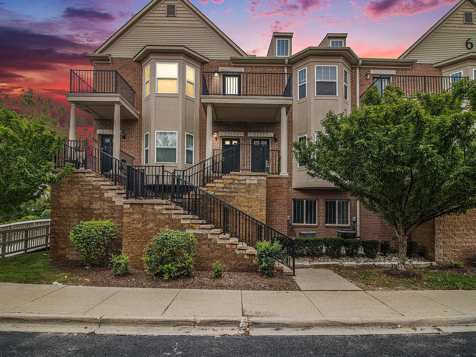 2 bed, 2.0 bath, 1503 sqft, $2,200 — Photo 3
