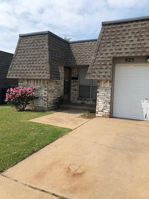 Darling half-duplex SW 98th & Western