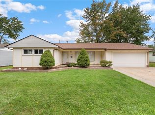 11570 Glendora Ln, Parma Heights, OH 44130