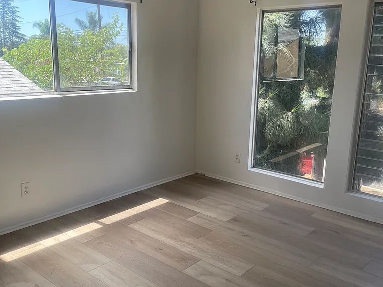 6320 Whitsett Ave #7 — Photo 9