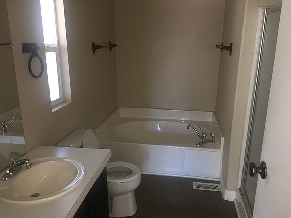 Mast bath/garden tub/shower