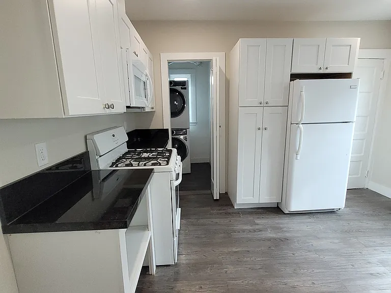 83 Saxton St #3 — Photo 2