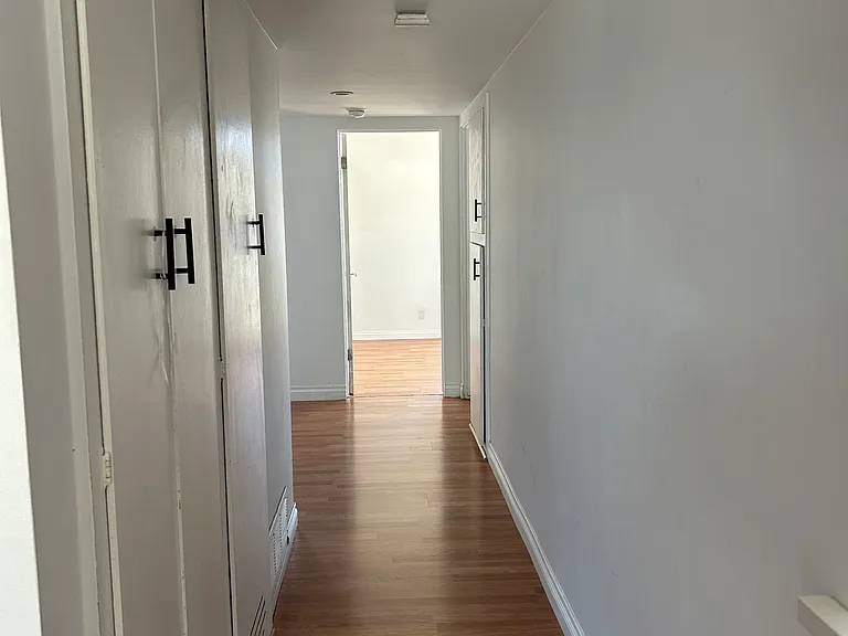 20637 Kittridge St — Photo 15