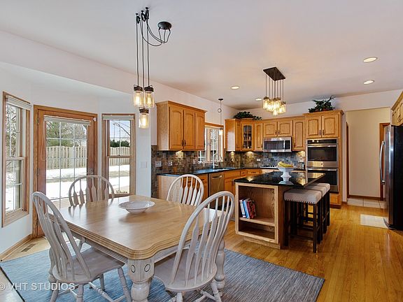 4th image of 3545 Thornwood Ave