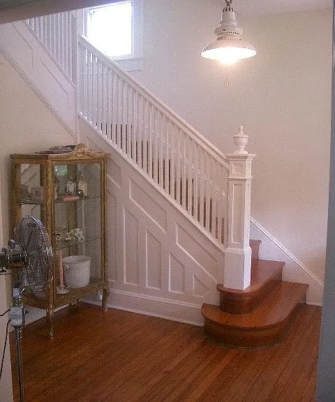 Stairs to 2nd Floor
