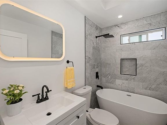 3rd image of 373 Victoria St #3