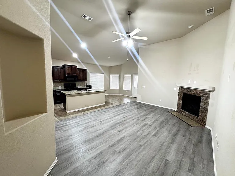 6608 Vanguard Rd — Photo 3