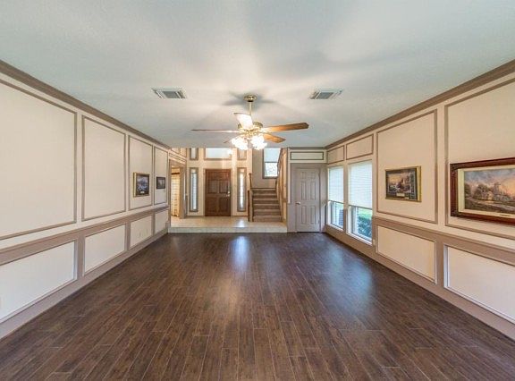 4th image of 1005 Middlecreek St