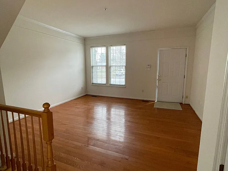 3208 Stanford St — Photo 8