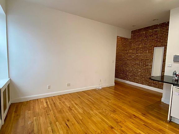 5th image of 1720 2nd Ave APT 5