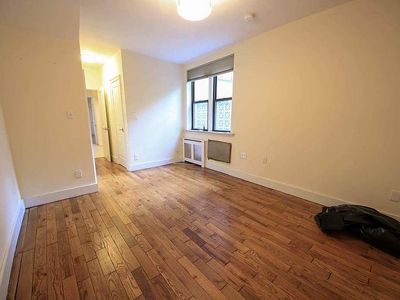 4th image of 123 W 75th St APT Bf