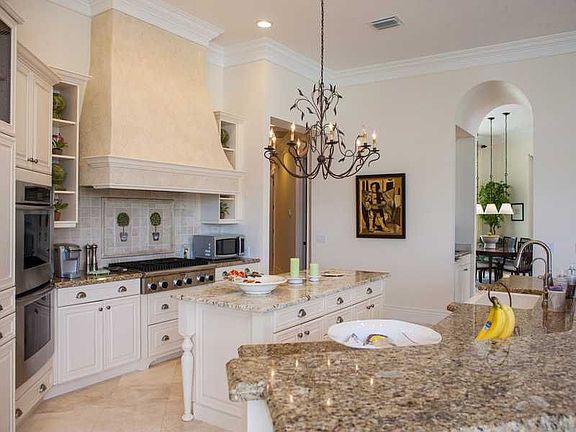 5th image of 1323 River Club Dr