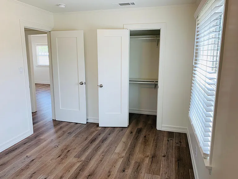 1015 1/2 N San Gabriel Ave #1015-1/2 — Photo 8