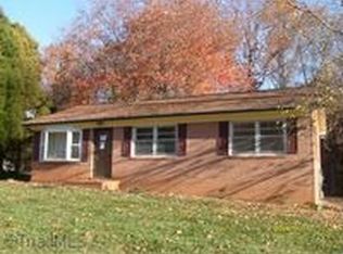 140 Sarah St, Mount Airy, NC 27030
