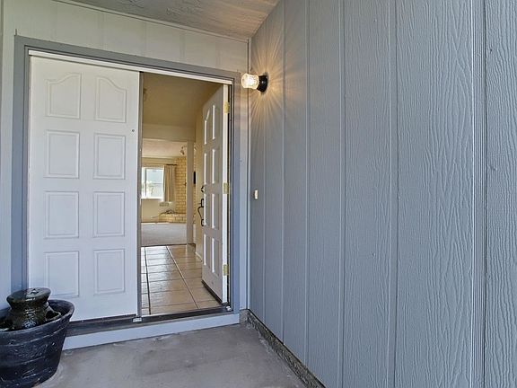4th image of 340 Birchwood St