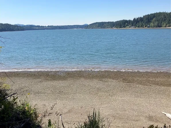 957 E Daniels Road E, Shelton, WA 98584