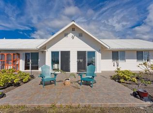 92-8838 Jacaranda Dr, Captain Cook, HI 96704