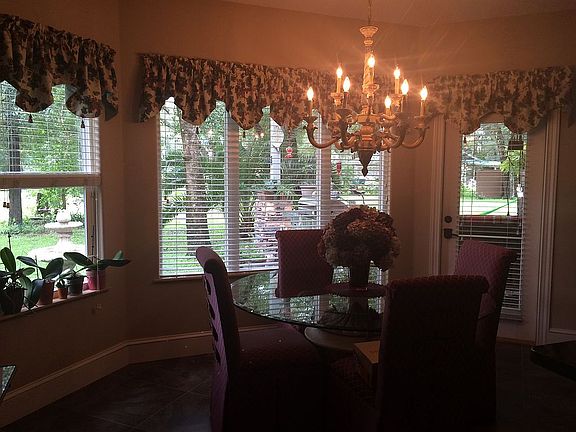 Eat in kitchen nook