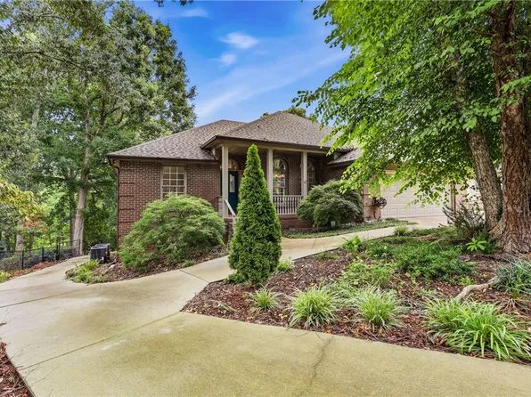 102 Pier Thirty Three, Townville, SC 29689