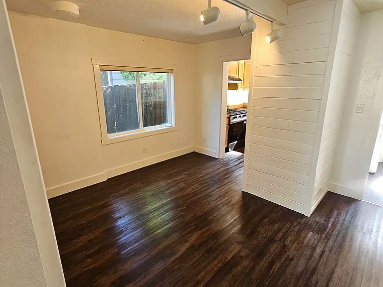 903 Locust St #A — Photo 2