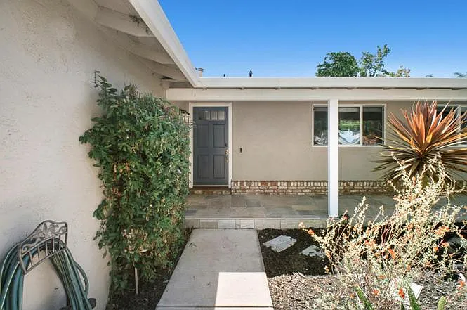 1671 Elwood Dr — Photo 3