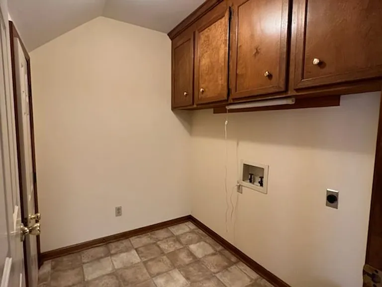 417 N Ebenezer Rd — Photo 8