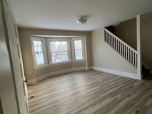 4th image of 541-543 Grafton Ave #541-1/2