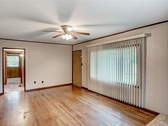 4th image of 1120 Circle Dr