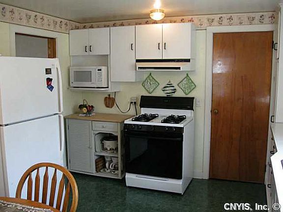 5th image of 17 Mildred Ave
