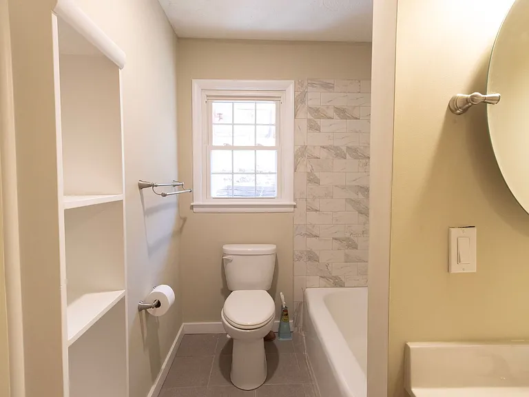 1008 Lakeshore Dr — Photo 10