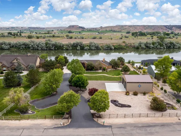 7548 River Front Dr, Marsing, ID 83639
