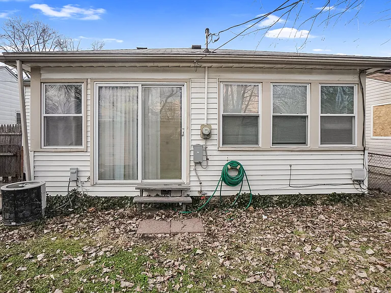 22000 Cunningham Ave — Photo 14