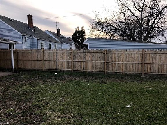3rd image of 13206 Highlandview Ave