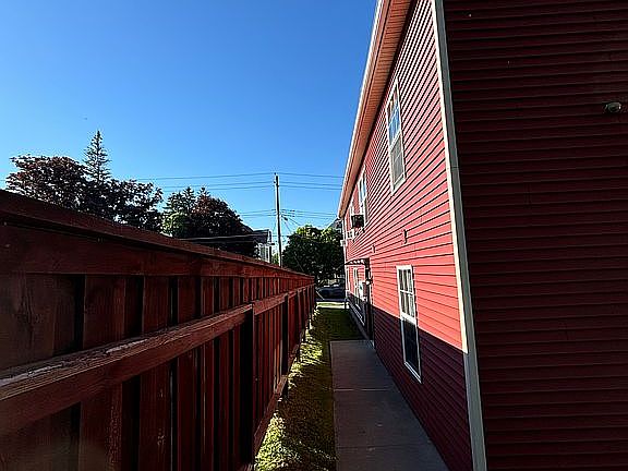 4th image of 134 Erwin St