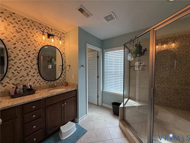 8049 Ellendale Dr — Photo 24